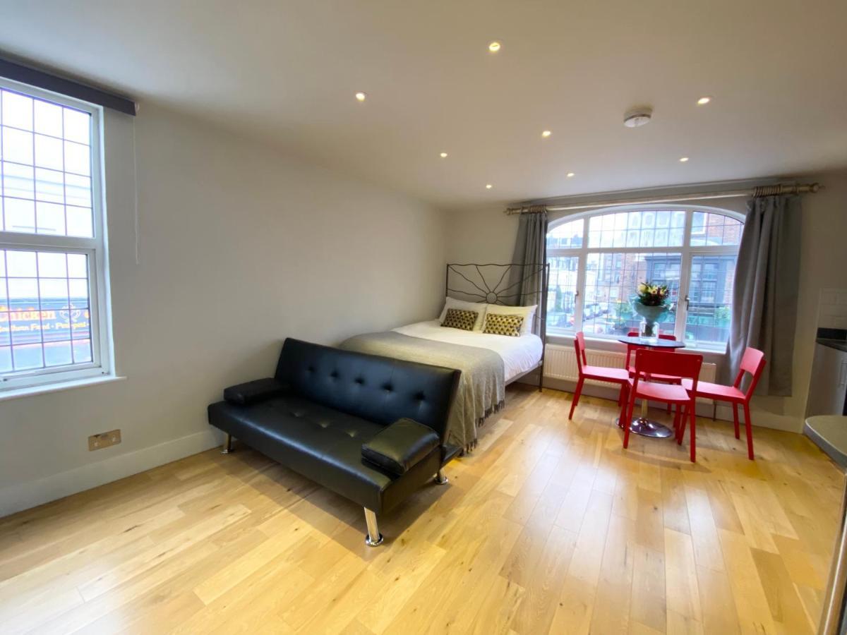 Stylish Maisonette And Studio In Victoria Londra Dış mekan fotoğraf