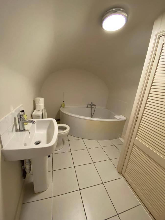 Stylish Maisonette And Studio In Victoria Londra Oda fotoğraf
